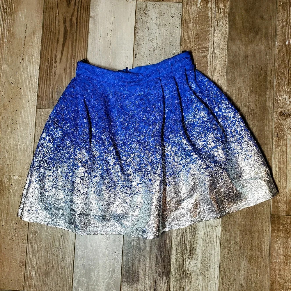 B. Darlin’s Blue and Silver Lace Mini Skirt Size 1/2 NWOT
